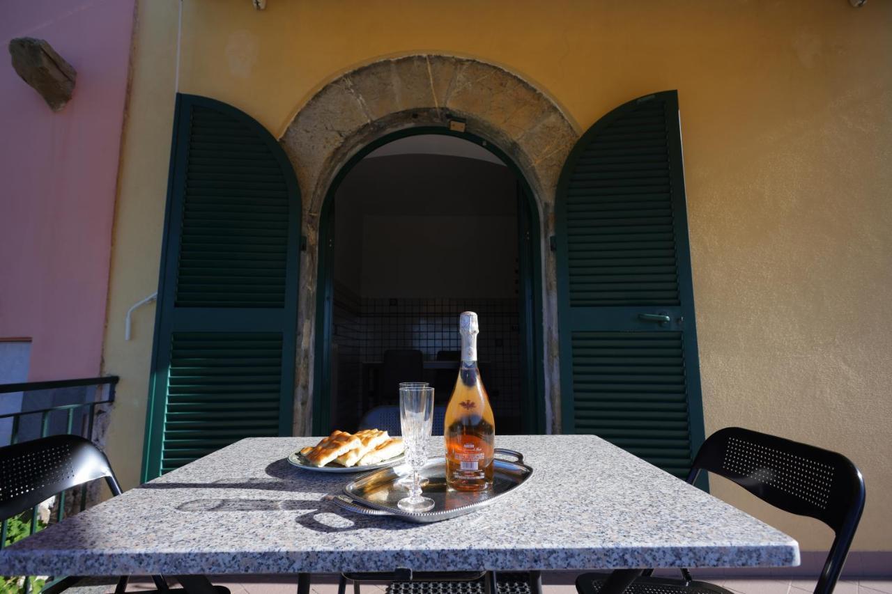 La Casa Col Portico Appartement Leivi Buitenkant foto