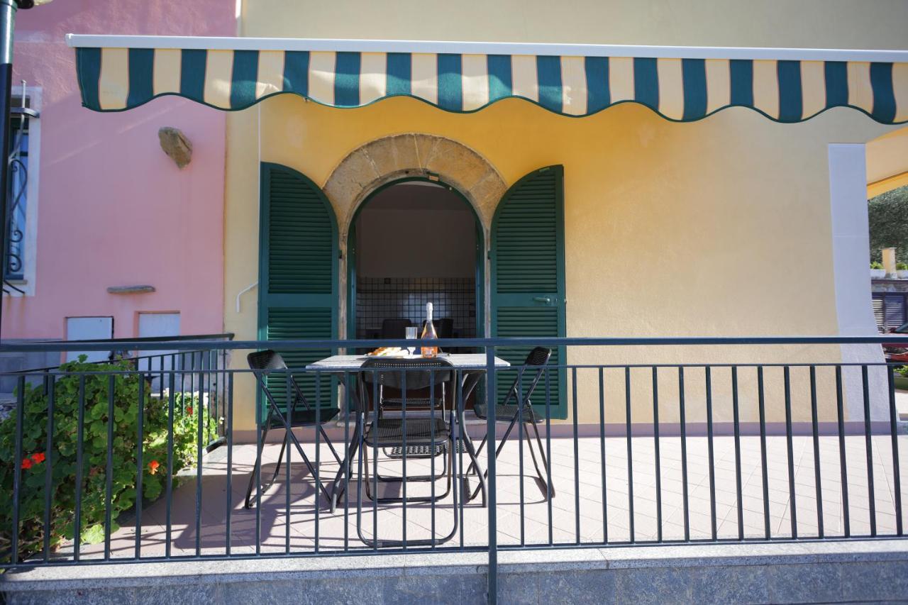 La Casa Col Portico Appartement Leivi Buitenkant foto