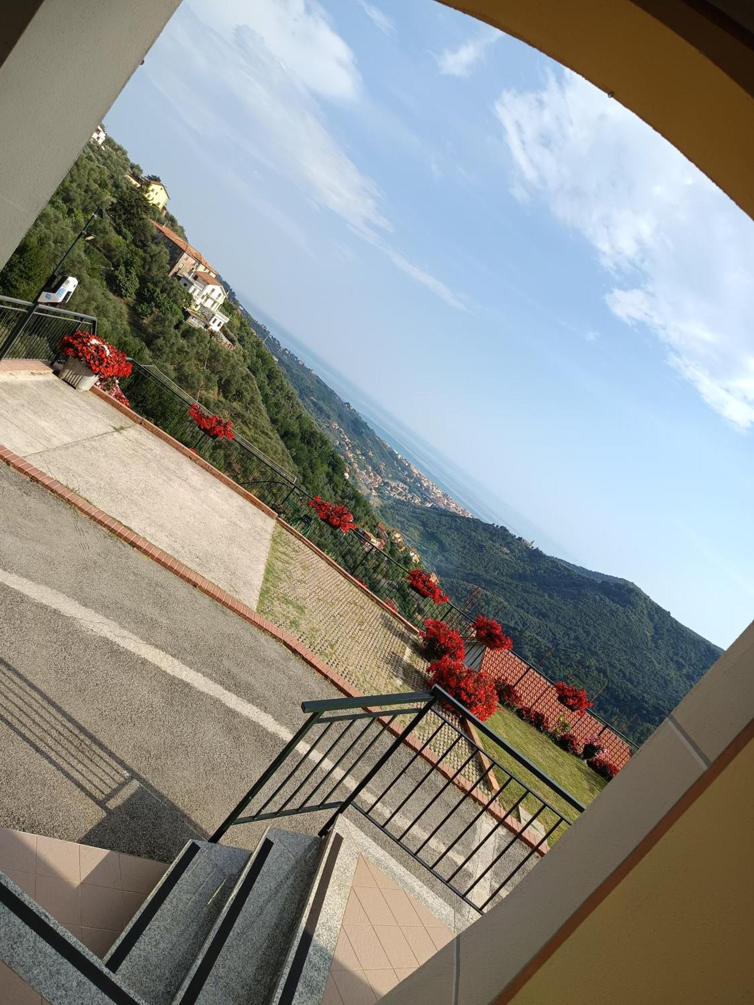 La Casa Col Portico Appartement Leivi Buitenkant foto